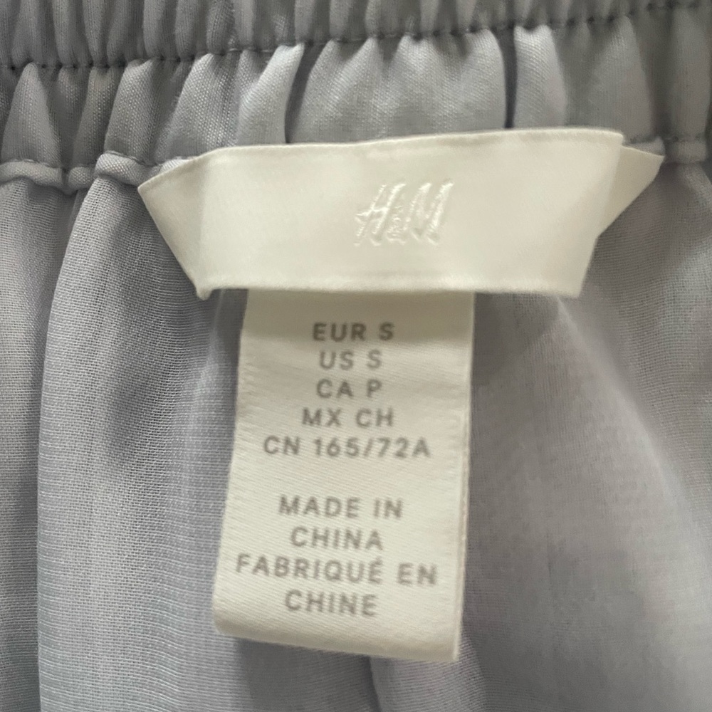 S: H & M Pleated A Line Midi Skirt Softly Sheer Lined Powder blue - Picture 6 of 6